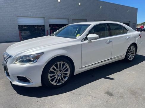 Used 2016 Lexus LS 460 w/ Comfort Package RWD image 4