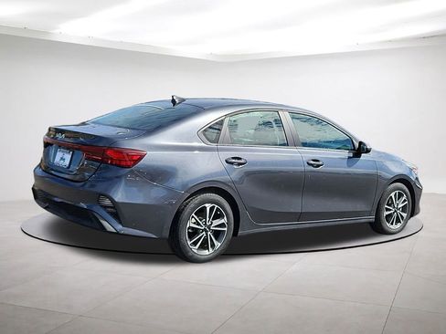 Used 2024 Kia Forte LXS FWD image 7