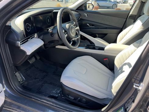 Certified 2026 Hyundai Elantra Limited FWD image 28