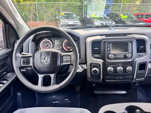 Used 2020 RAM 1500 Tradesman w/ Tradesman SXT Package RWD image 14