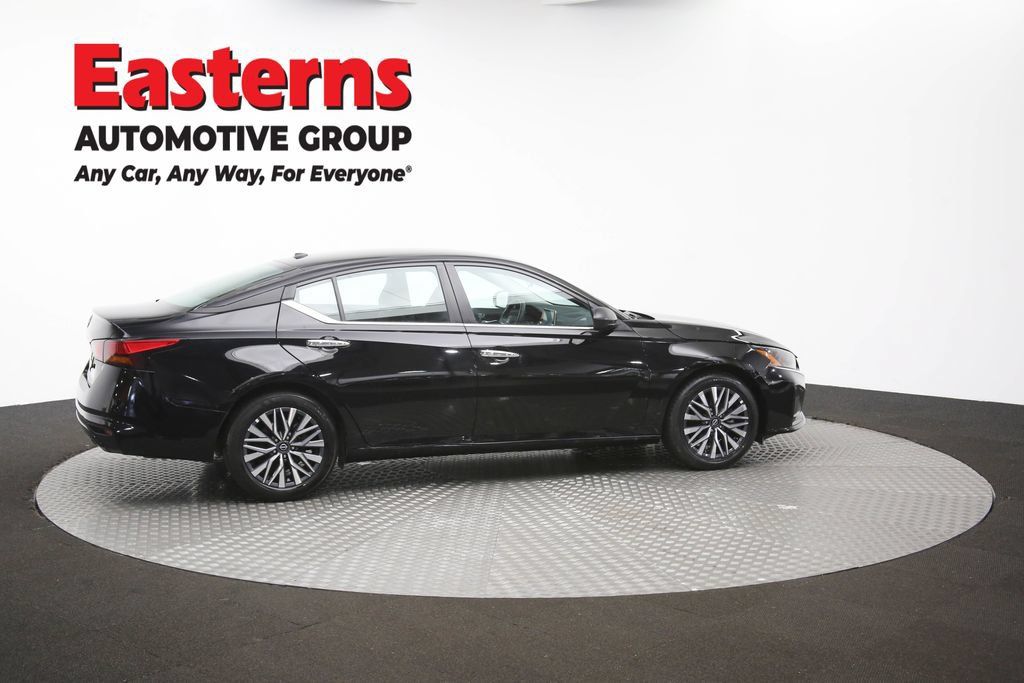 Used 2025 Nissan Altima 2.5 SV FWD image 43