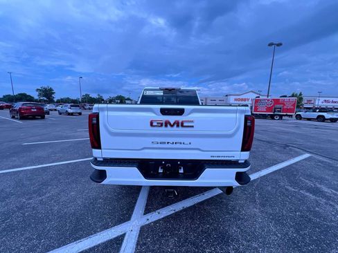 Used 2025 GMC Sierra 3500 Denali w/ Denali Reserve Package AWD/4WD image 7