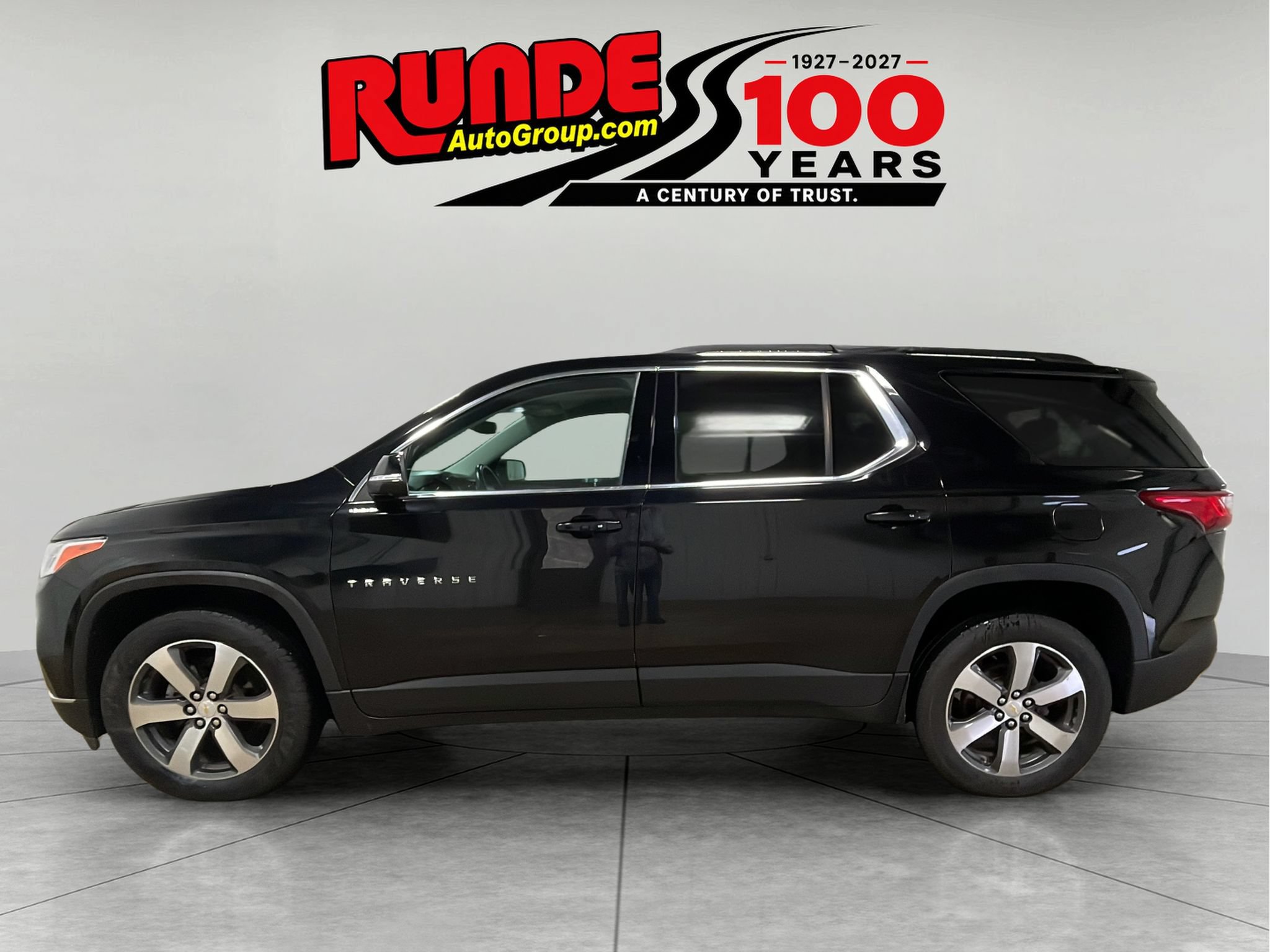 Used 2021 Chevrolet Traverse LT w/ LT Premium Package AWD/4WD image 5