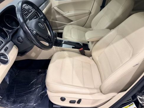 Used 2019 Volkswagen Passat 2.0T Wolfsburg w/ Wheels & Sunroof Package FWD image 26