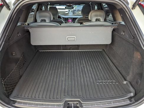 Used 2022 Volvo XC60 B5 R-Design w/ Advanced Package AWD/4WD image 41