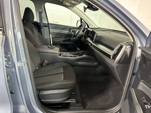 Used 2025 Kia Sorento LX FWD image 28