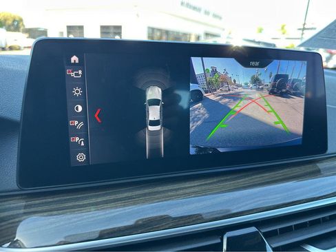 Used 2019 BMW 530e w/ Convenience Package image 6