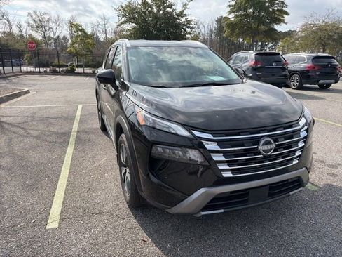 Used 2025 Nissan Rogue SL image 8