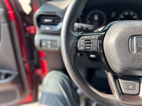Used 2023 Honda Pilot TrailSport image 18