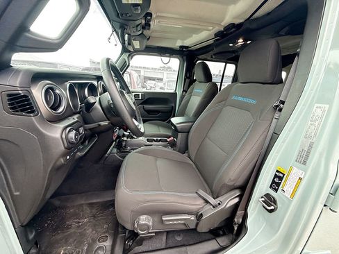 Used 2023 Jeep Wrangler Unlimited Rubicon 4xe w/ Cold Weather Group AWD/4WD image 23
