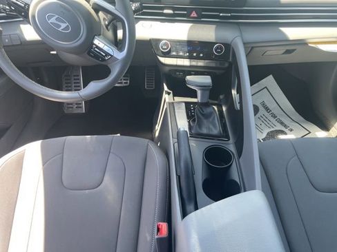 Used 2026 Hyundai Elantra Sport FWD image 18