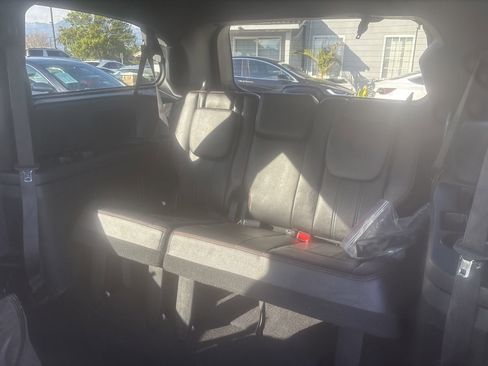 Used 2019 Dodge Grand Caravan GT image 26