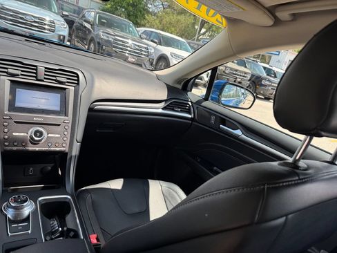 Used 2017 Ford Fusion Titanium FWD image 23