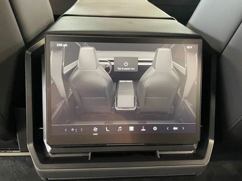 Used 2024 Tesla Cybertruck AWD Crew Cab image 16