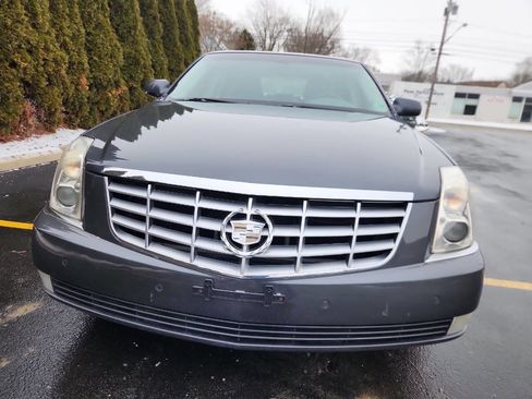 Used 2011 Cadillac DTS Luxury image 7