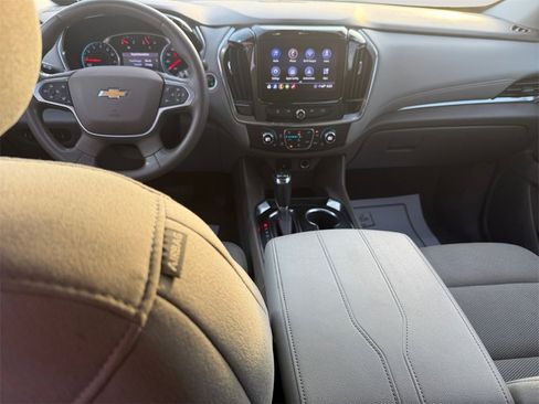 Used 2020 Chevrolet Traverse LT image 10