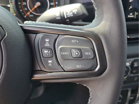 Used 2025 Jeep Gladiator Sport AWD/4WD image 22