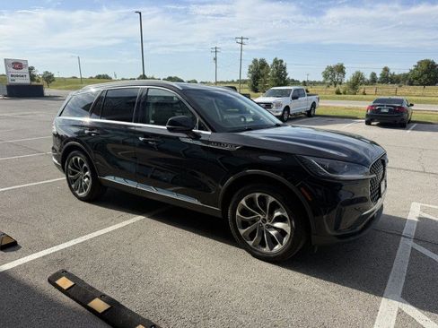 Used 2025 Lincoln Aviator Reserve w/ Illumination Package RWD image 3