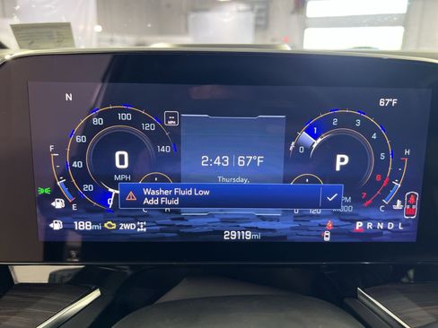 Used 2025 Chevrolet Suburban Z71 AWD/4WD image 18