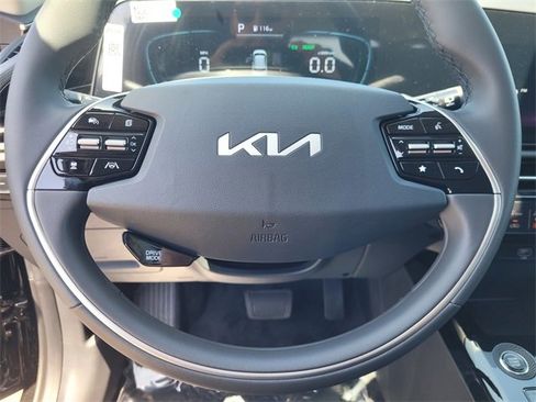 New 2025 Kia Niro EX image 14
