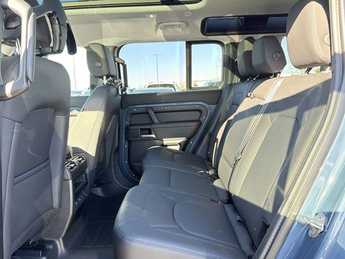 Used 2025 Land Rover Defender 110 S image 5