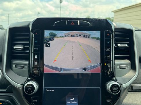 Used 2023 RAM 1500 Big Horn AWD/4WD image 18