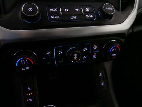 Used 2018 GMC Acadia SLT image 27