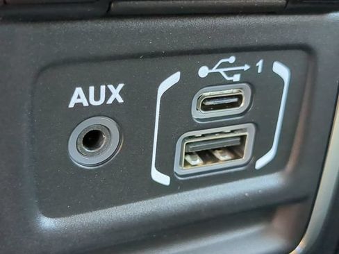 Used 2024 Jeep Gladiator Sport AWD/4WD image 22