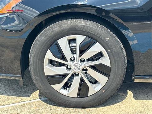 Used 2025 Nissan Altima 2.5 S FWD image 4