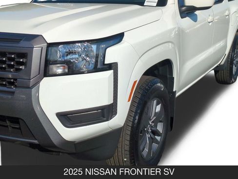 Certified 2025 Nissan Frontier SV RWD image 10
