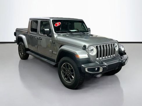 Used 2020 Jeep Gladiator Overland image 3