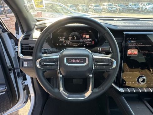 Used 2025 GMC Acadia Elevation image 21