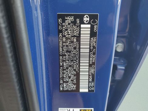 Used 2025 Toyota Prius LE image 29