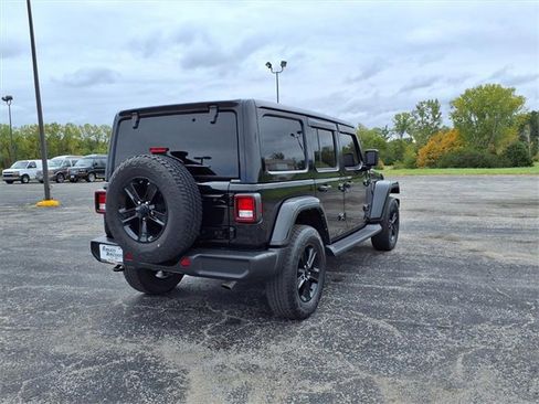 Used 2021 Jeep Wrangler Unlimited Sahara image 12