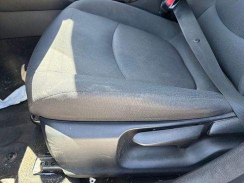Used 2021 Toyota Corolla LE FWD image 6