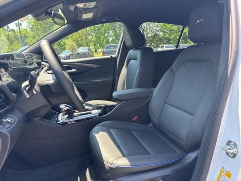 New 2026 Buick Envista Sport Touring w/ Convenience I Package FWD image 10