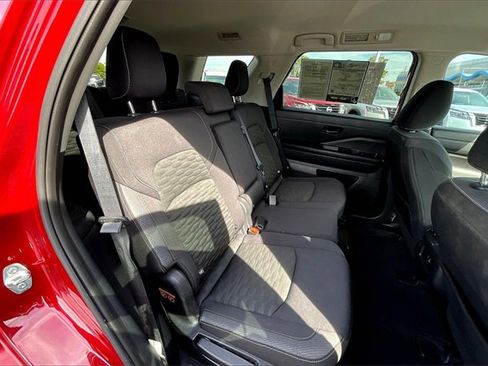 Used 2024 Nissan Pathfinder SV image 22