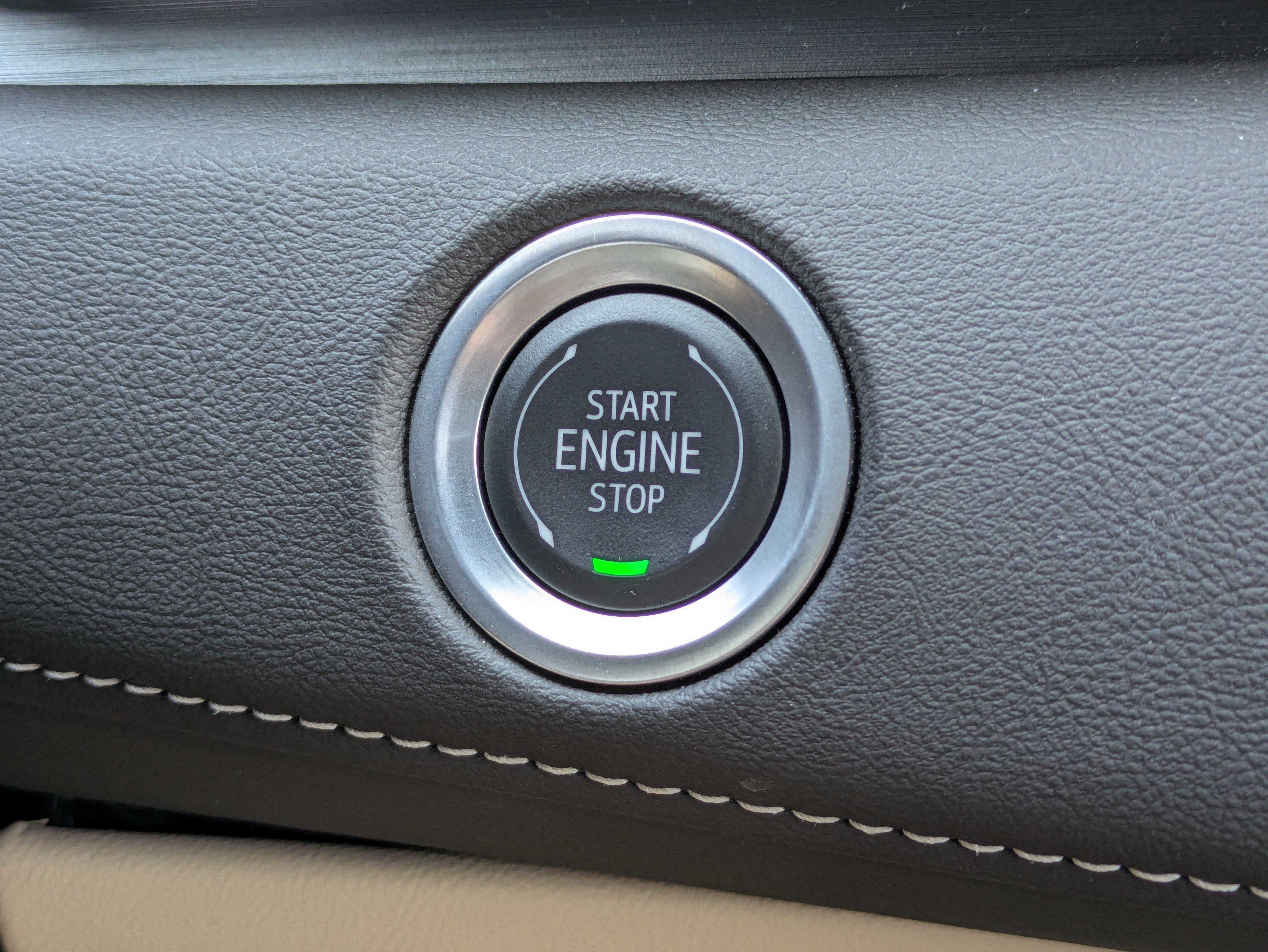 Certified 2024 Cadillac Escalade Premium Luxury w/ Performance Package AWD/4WD image 32