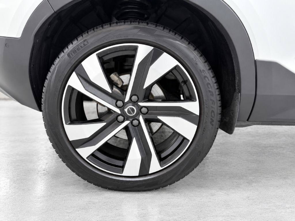 Used 2024 Volvo XC40 B5 Plus w/ Protection Package Premier AWD/4WD image 33