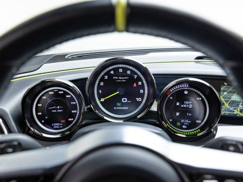 Used 2015 Porsche 918 Spyder AWD/4WD image 30