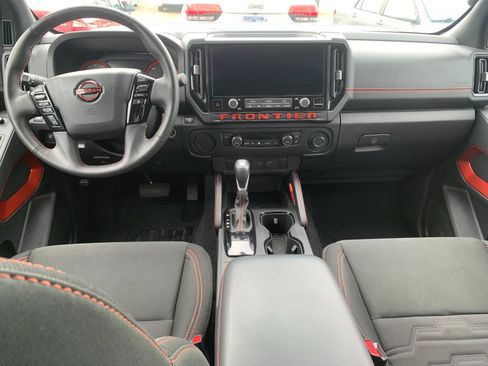 Used 2025 Nissan Frontier Pro-X RWD image 17
