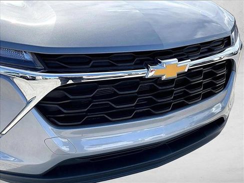 Used 2024 Chevrolet Trax LS FWD image 30