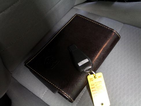 Used 2017 RAM 1500 Express image 21