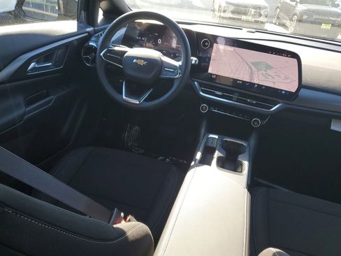 New 2026 Chevrolet Equinox EV LT image 10