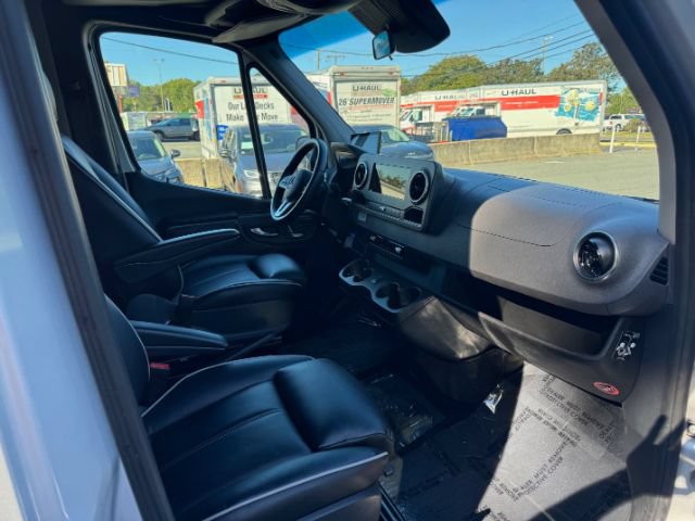 Used 2022 Mercedes-Benz Sprinter 2500 image 21