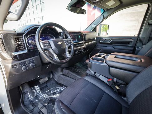 Used 2025 Chevrolet Silverado 3500 LT AWD/4WD image 12
