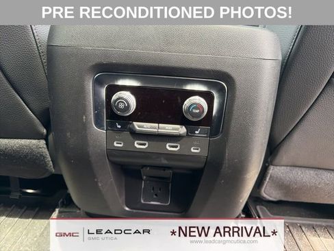 Used 2024 GMC Yukon XL Denali w/ Denali Reserve Package AWD/4WD image 17