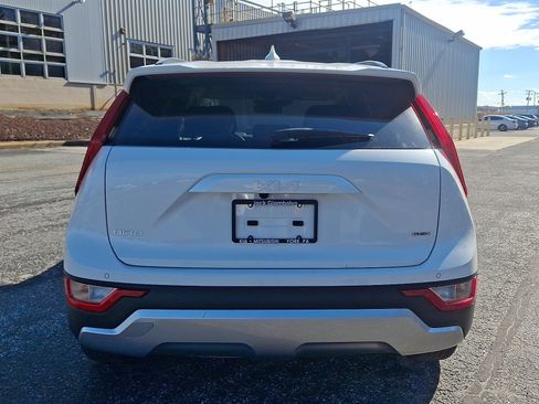 New 2025 Kia Niro EX w/ EX Cold Weather Package image 7