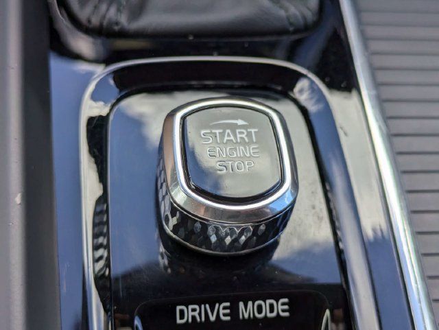 Used 2020 Volvo XC60 T5 Momentum w/ Protection Package Premier FWD image 29