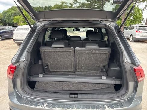 Used 2023 Volkswagen Tiguan SE R-Line FWD image 8